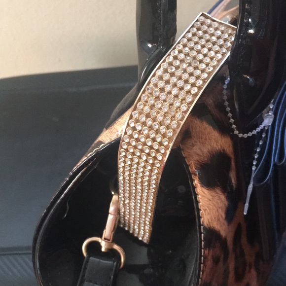 Brand New Cheetah purse - Picture 3 of 16